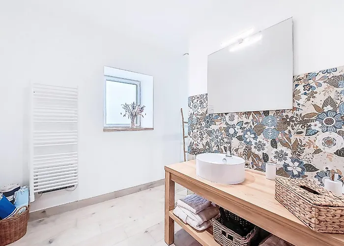 Ile D'aix By Interhome